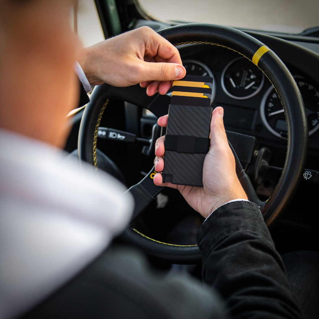 Ridge Wallet vs Ekster 2023 Which One to Choose?